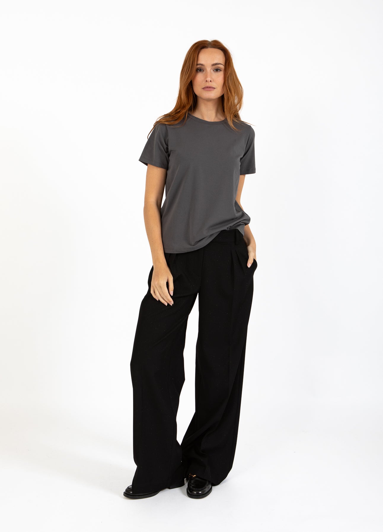 T-SHIRT MED RUND HALS - KORTE ÆRMER - Volcanic grey
