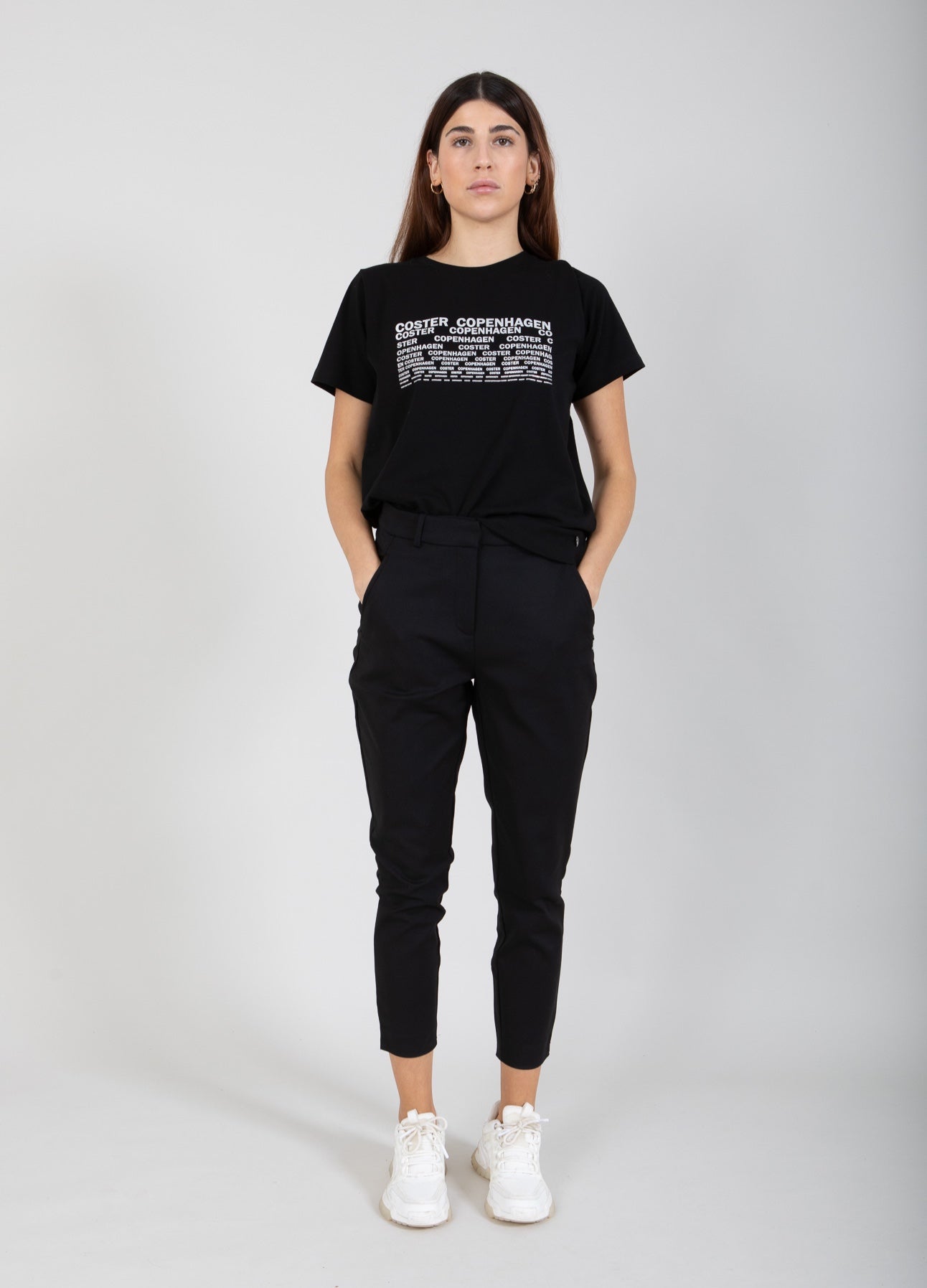T-SHIRT MED LOGO - MIDTERÆRMER - Black