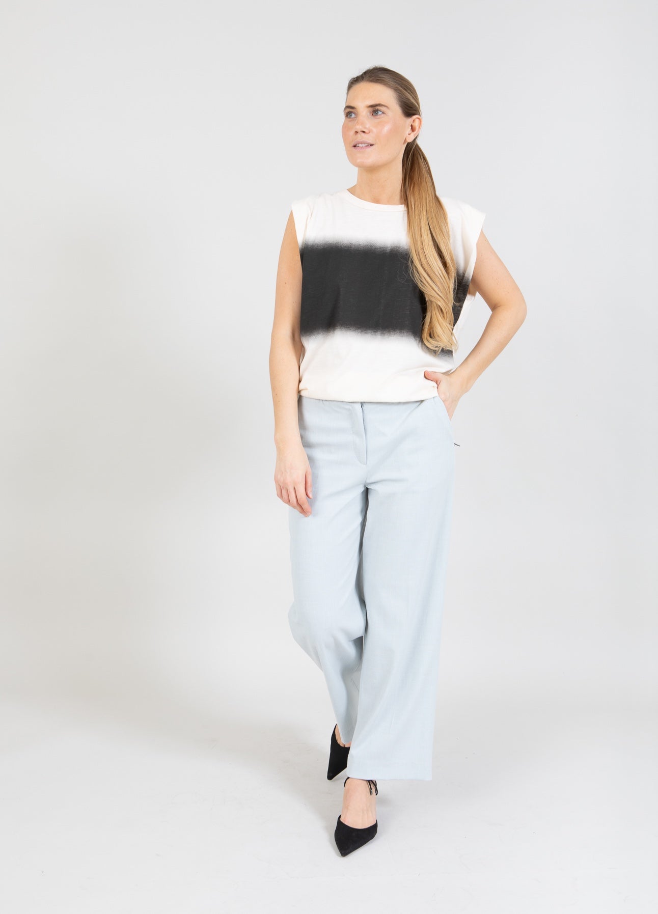 T-SHIRT MED SLØRET STRIBE - Creme/black stripes