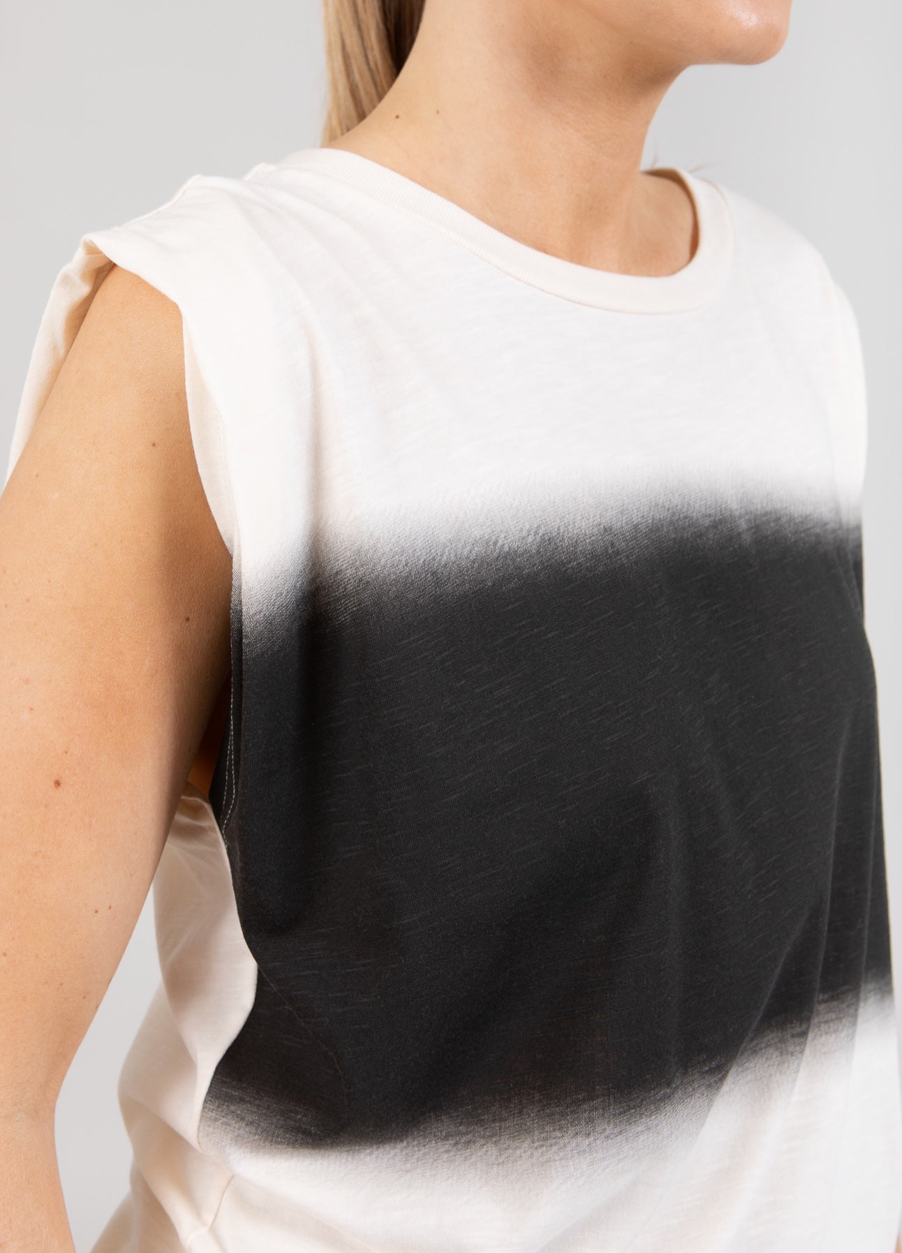 T-SHIRT MED SLØRET STRIBE - Creme/black stripes