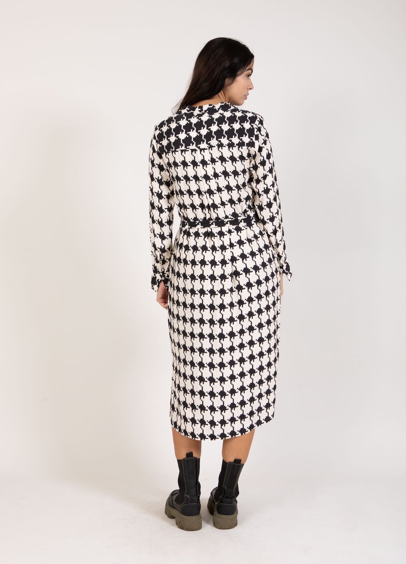 LANG KJOLE I HOUNDSTOOTH PRINT - Houndstooth mix print