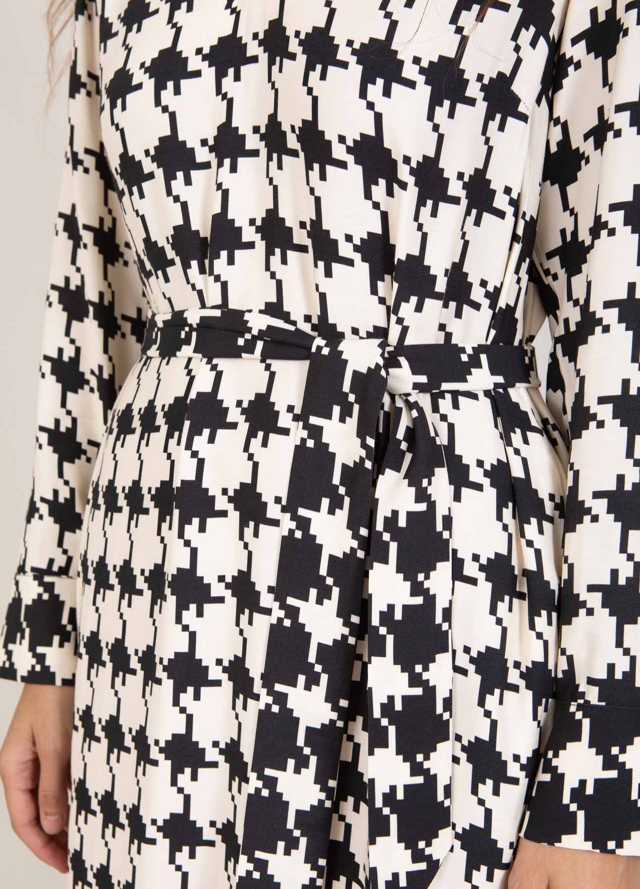 LANG KJOLE I HOUNDSTOOTH PRINT - Houndstooth mix print