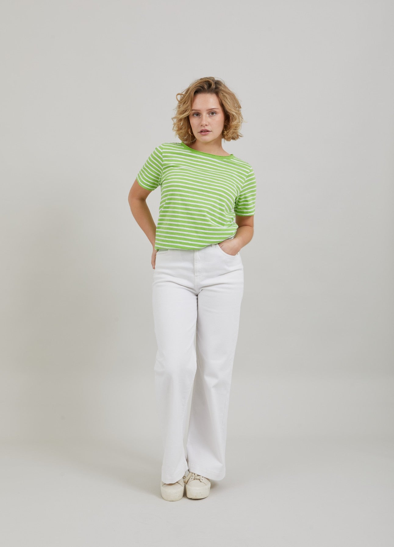 T-SHIRT M. STRIBER - MEDIUM LANGE ÆRMER - Flashy green stripe