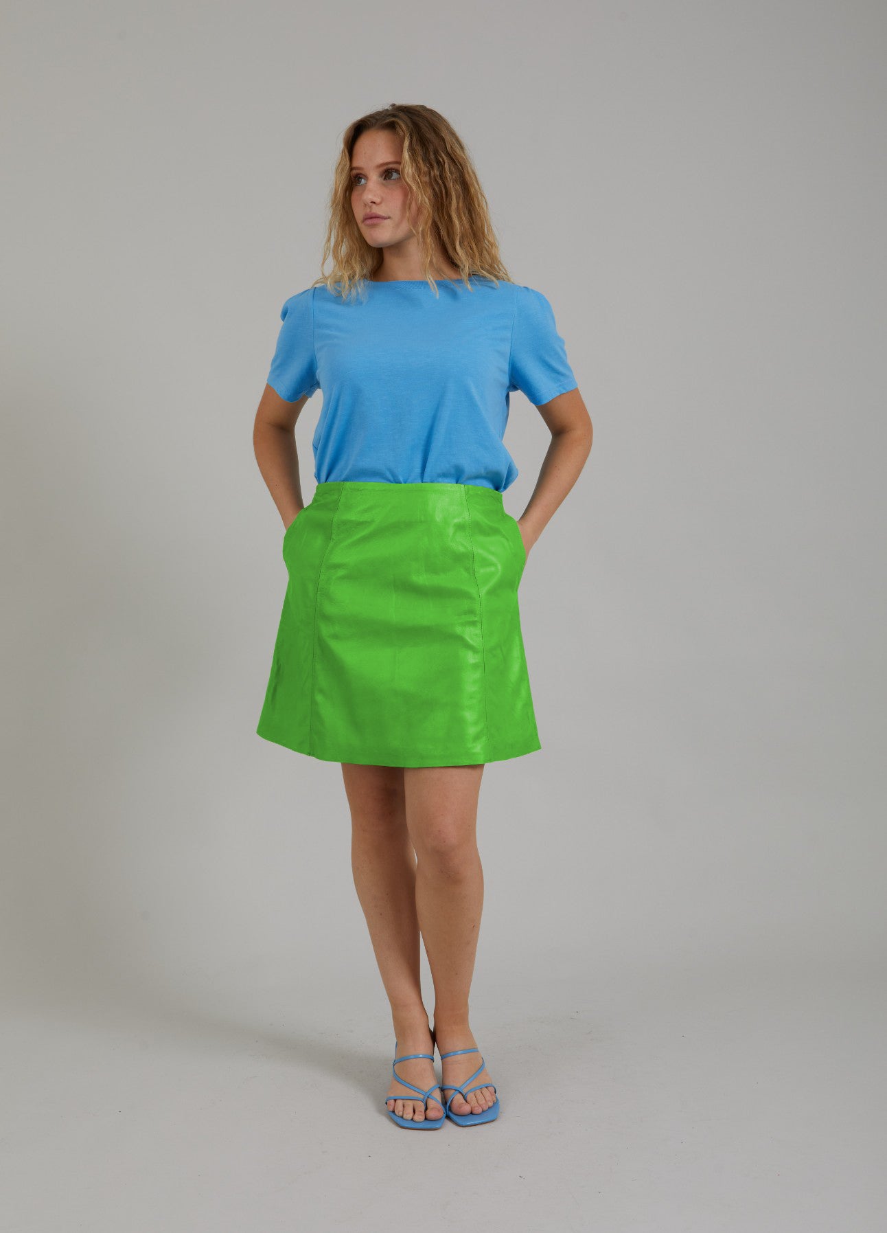 KORT A-SNIT LÆDERNEDERDEL - Flashy green