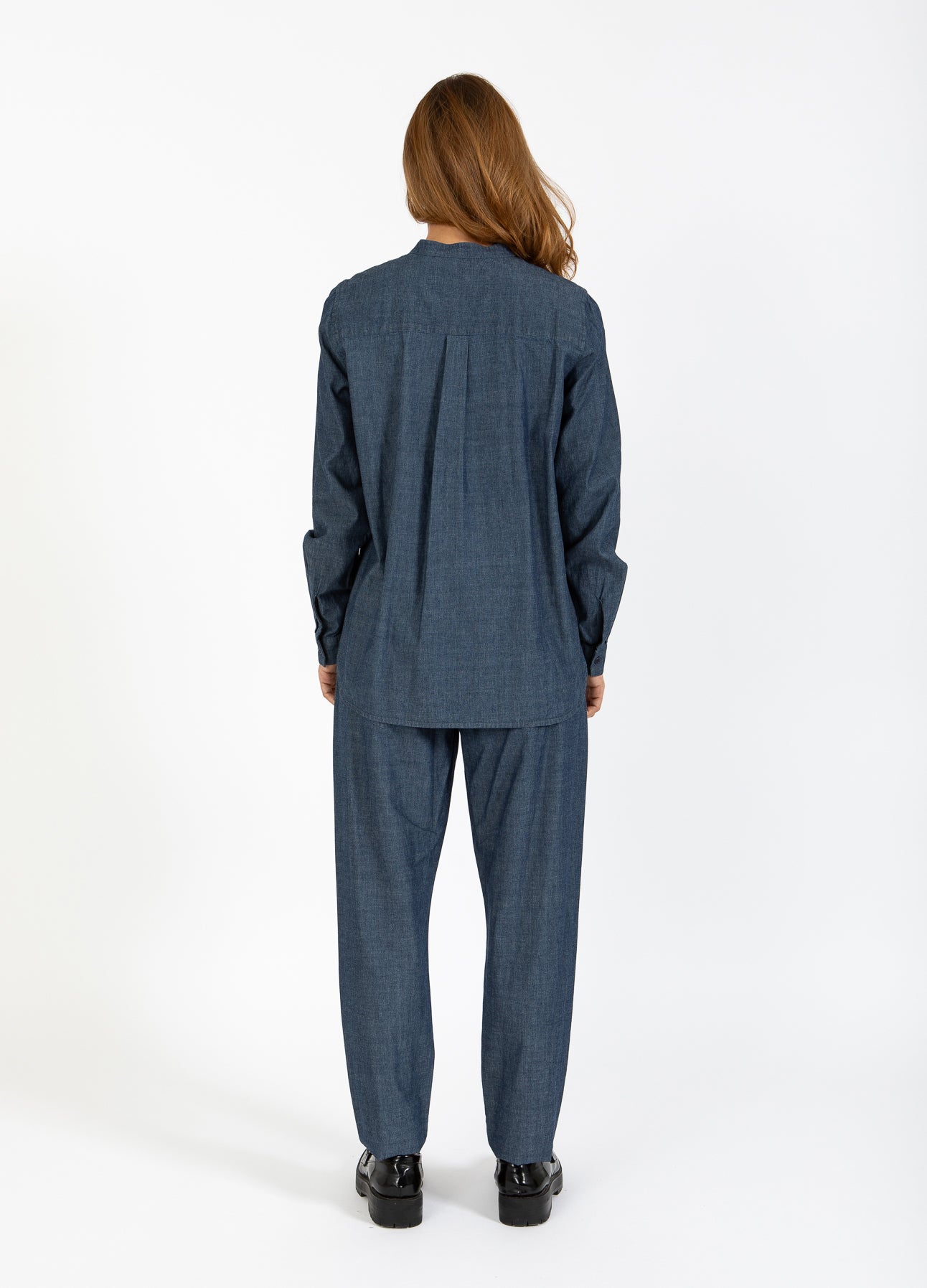 BUKSER MED ELASTISK TALJE - SILLE FIT - Medium blue denim
