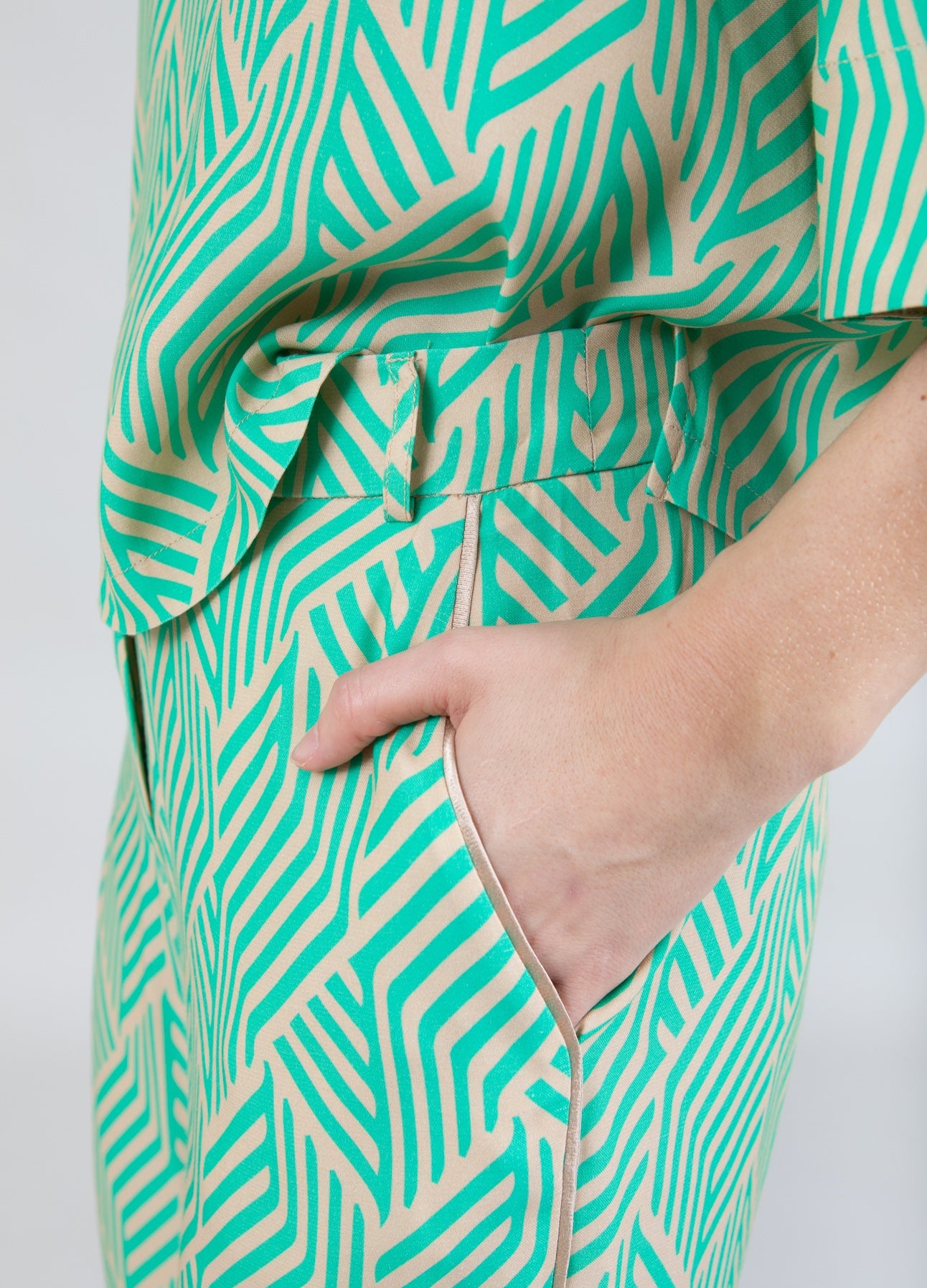 STUMPBUKSER I GRAFISK PRINT - STELLA - Graphic print