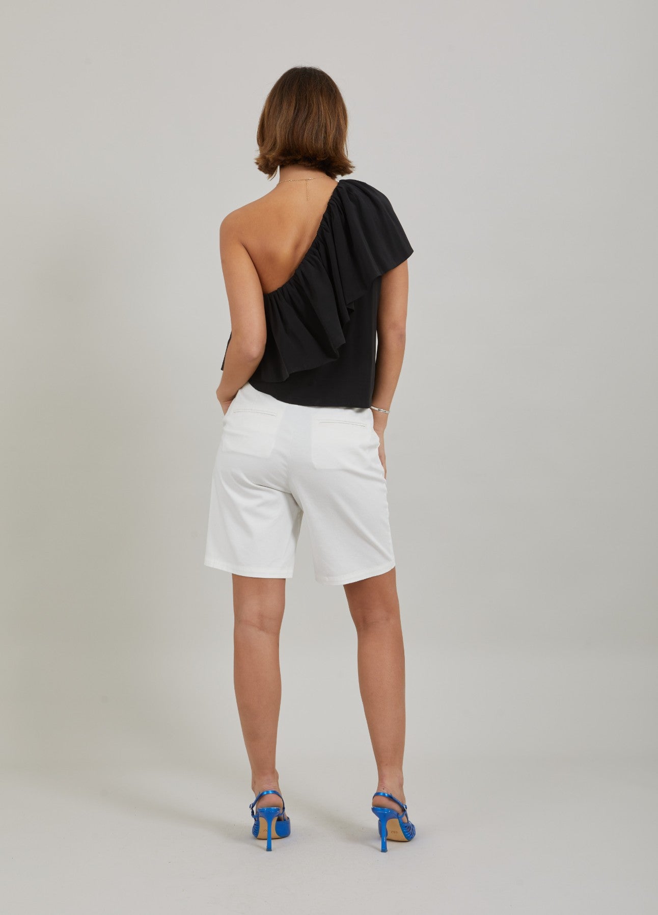 TOP M. EN SKULDER - Black