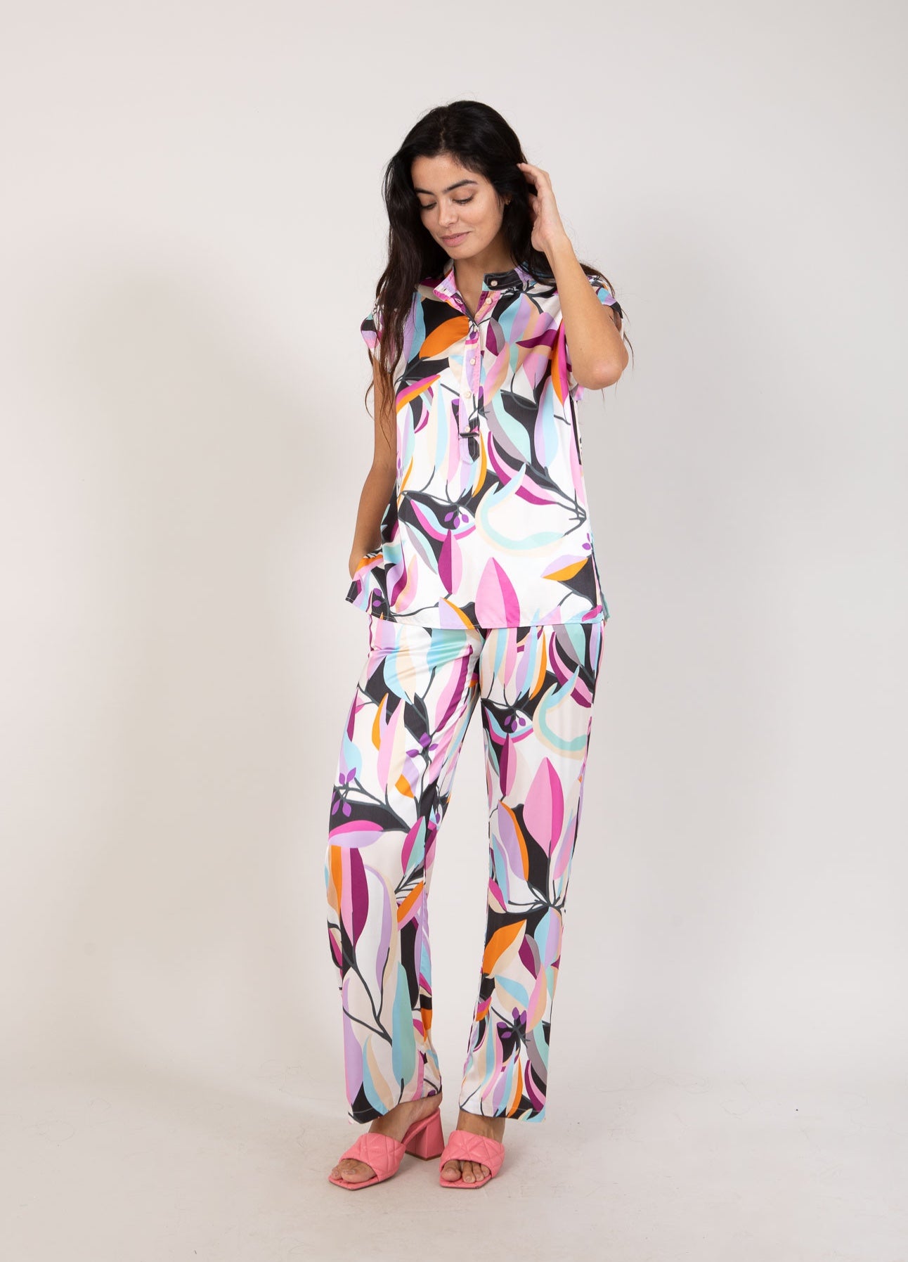 BREDE BUKSER I MULTI LEAF PRINT - SILLE FIT - Multi leaf print