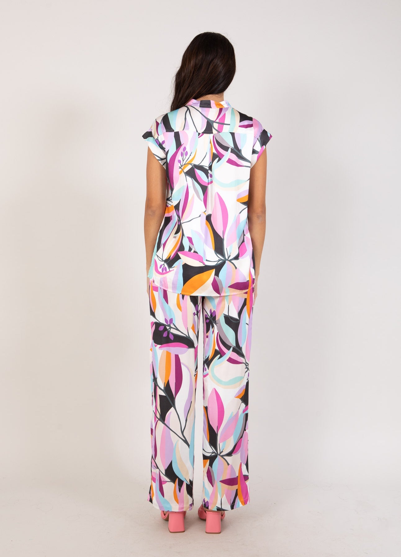 BREDE BUKSER I MULTI LEAF PRINT - SILLE FIT - Multi leaf print