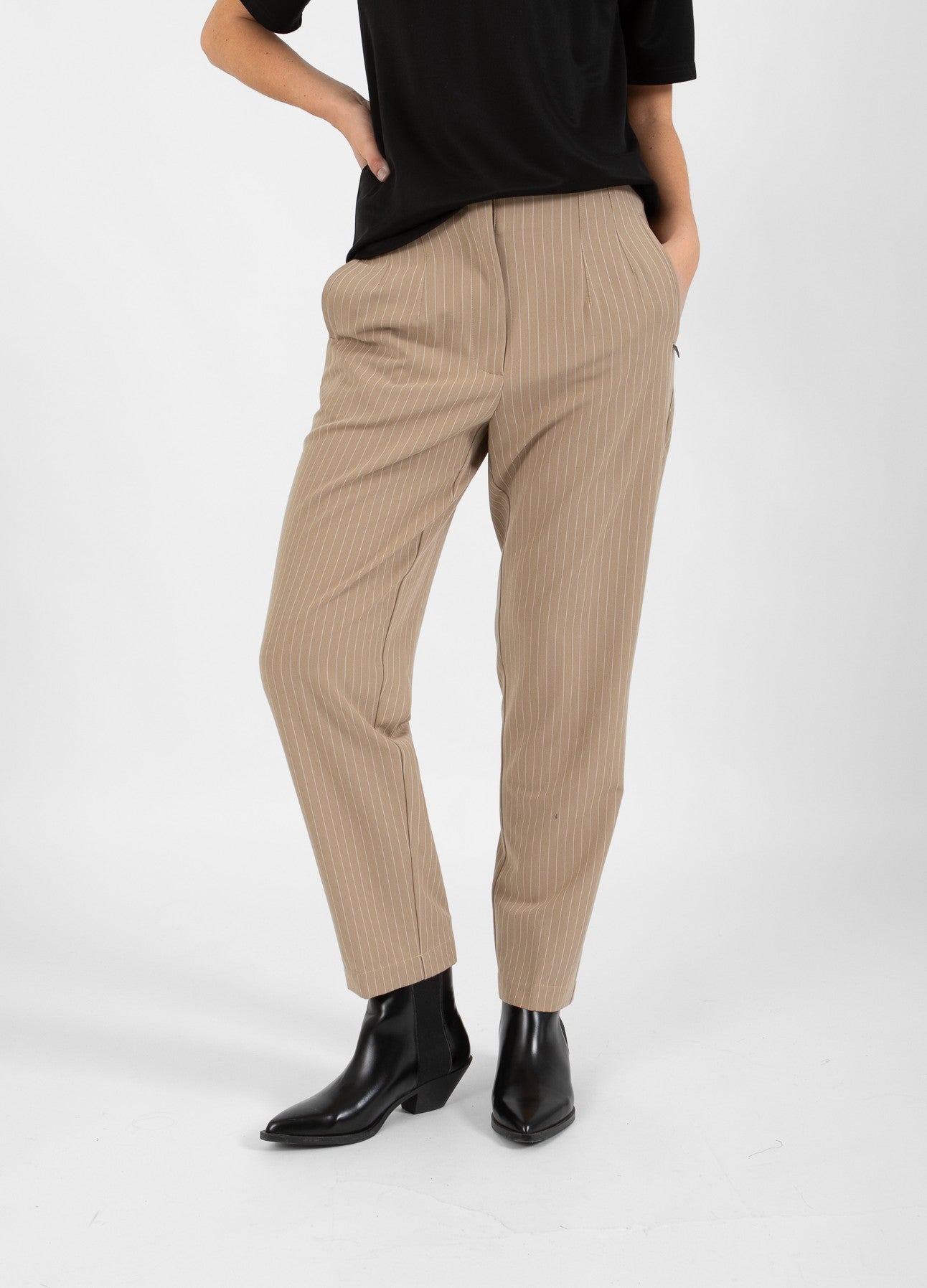 BUKSER - STELLA PASFORM - Sand white stripe