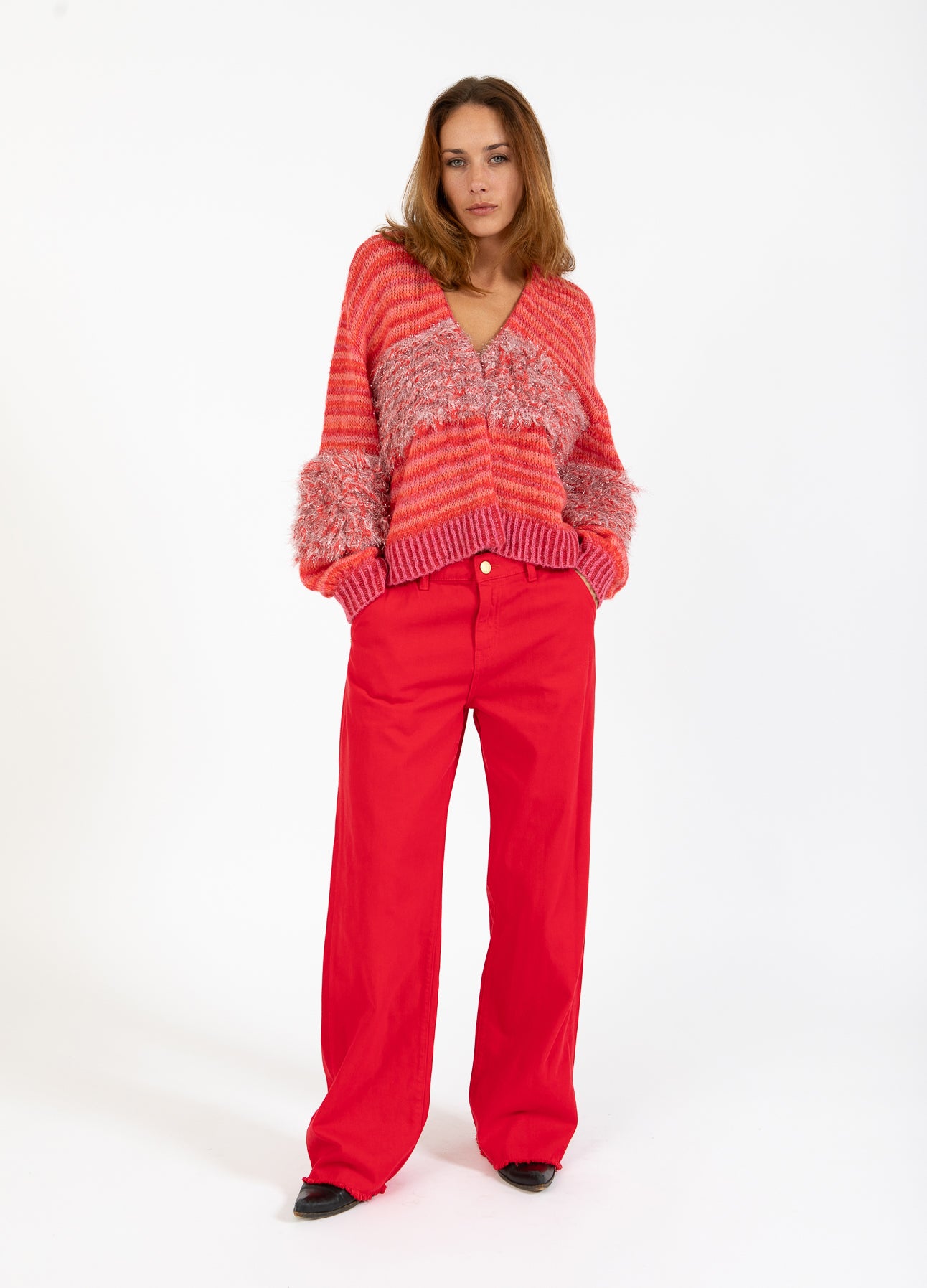 JEANS MED RÅ KANTER - PETRA FIT - Scarlet red på udsalg
