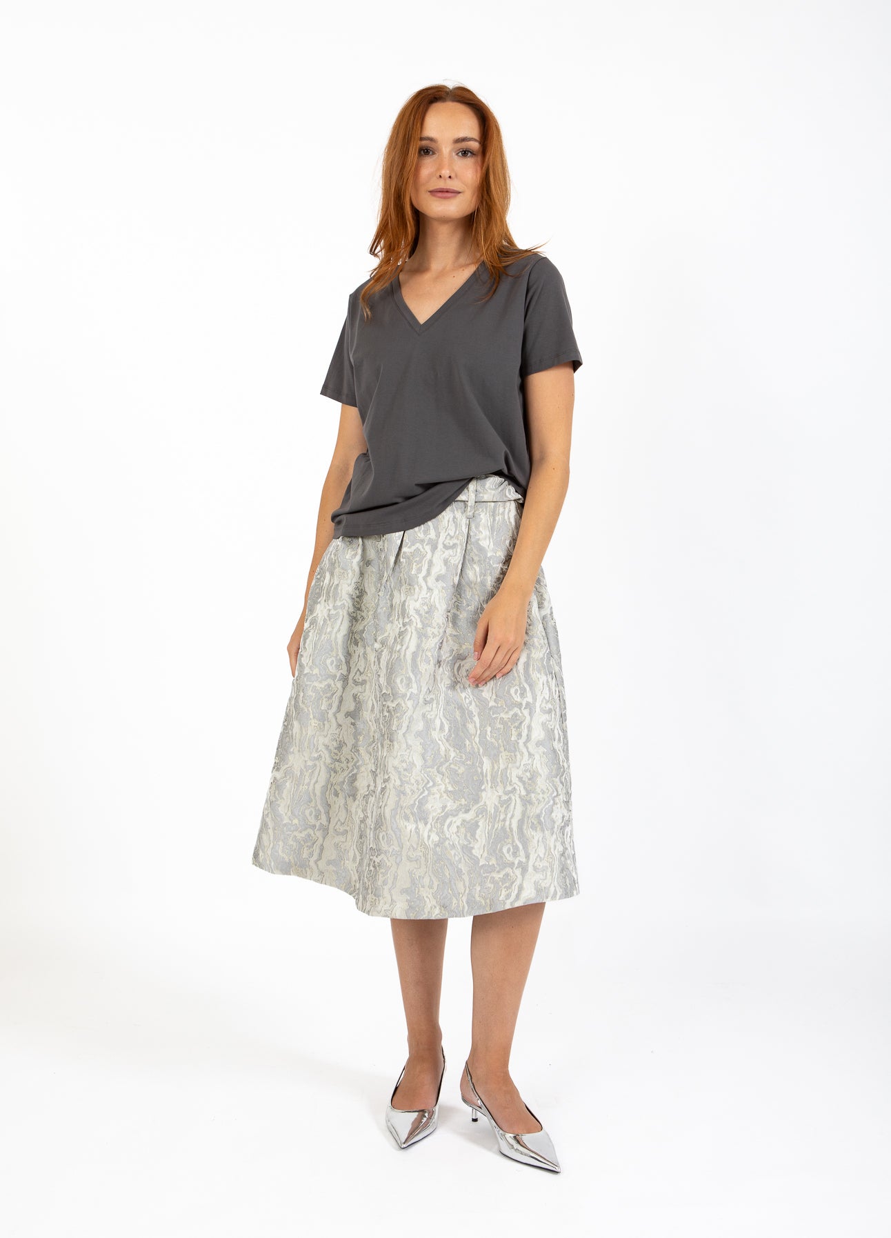 T-SHIRT MED V-UDSKÆRING - MELLEMLANGE ÆRMER - Volcanic grey