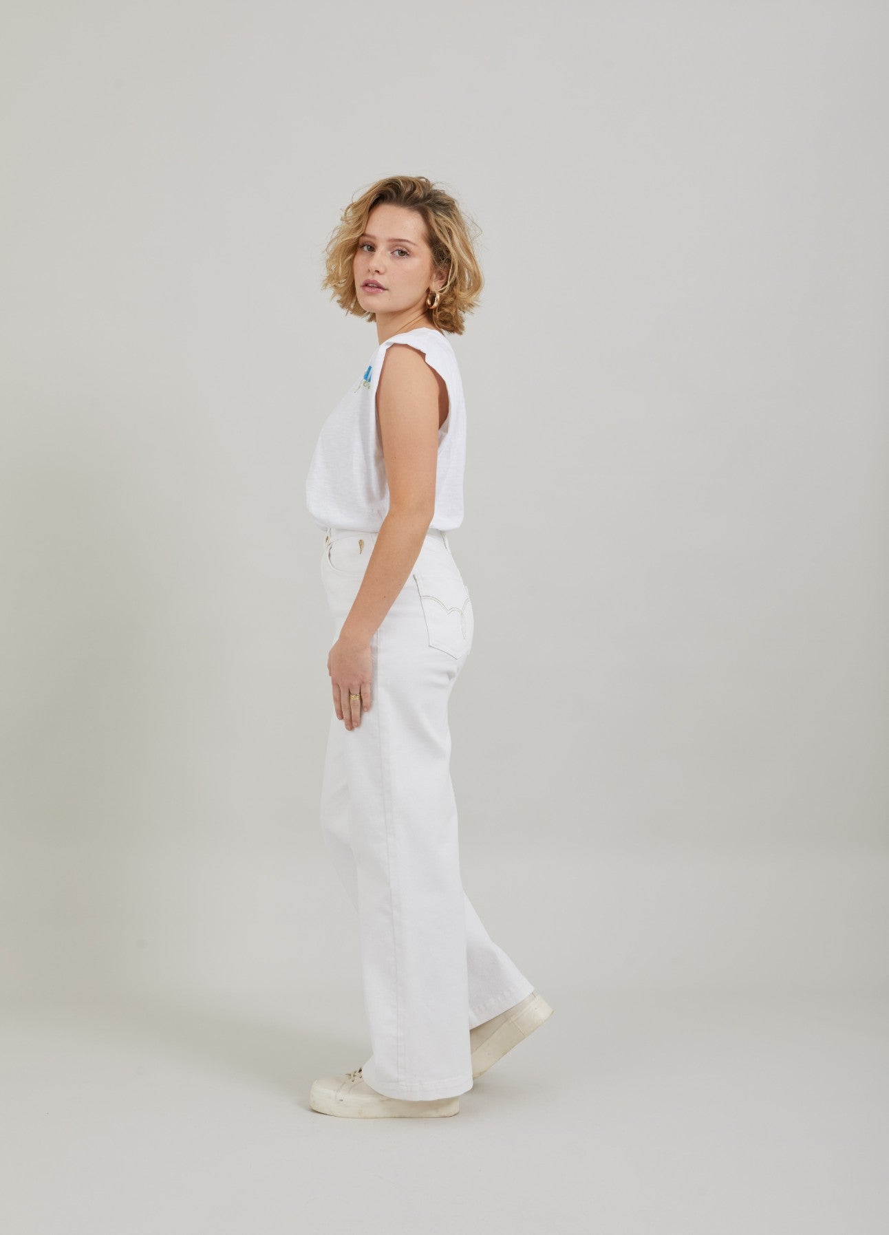 HØJTALJEDE JEANS - PETRA FIT - White