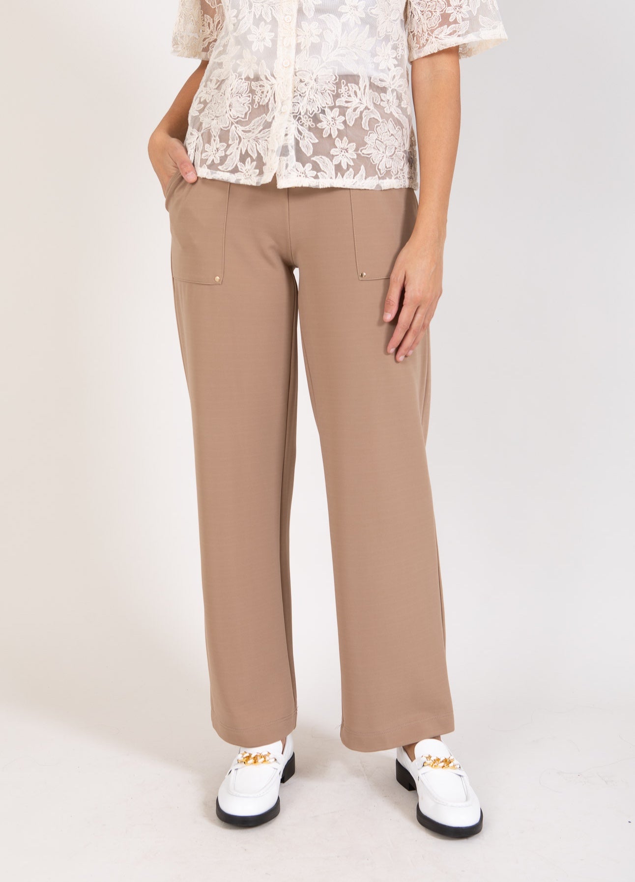 SPORTY BUKSER - SILLE FIT - Sand