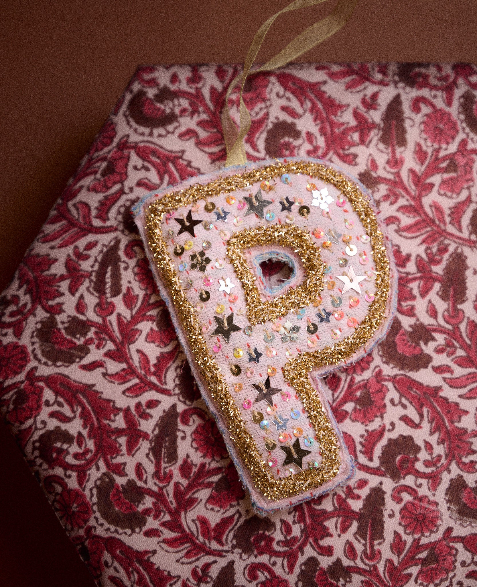 Alphabet Ornament - P Online nu