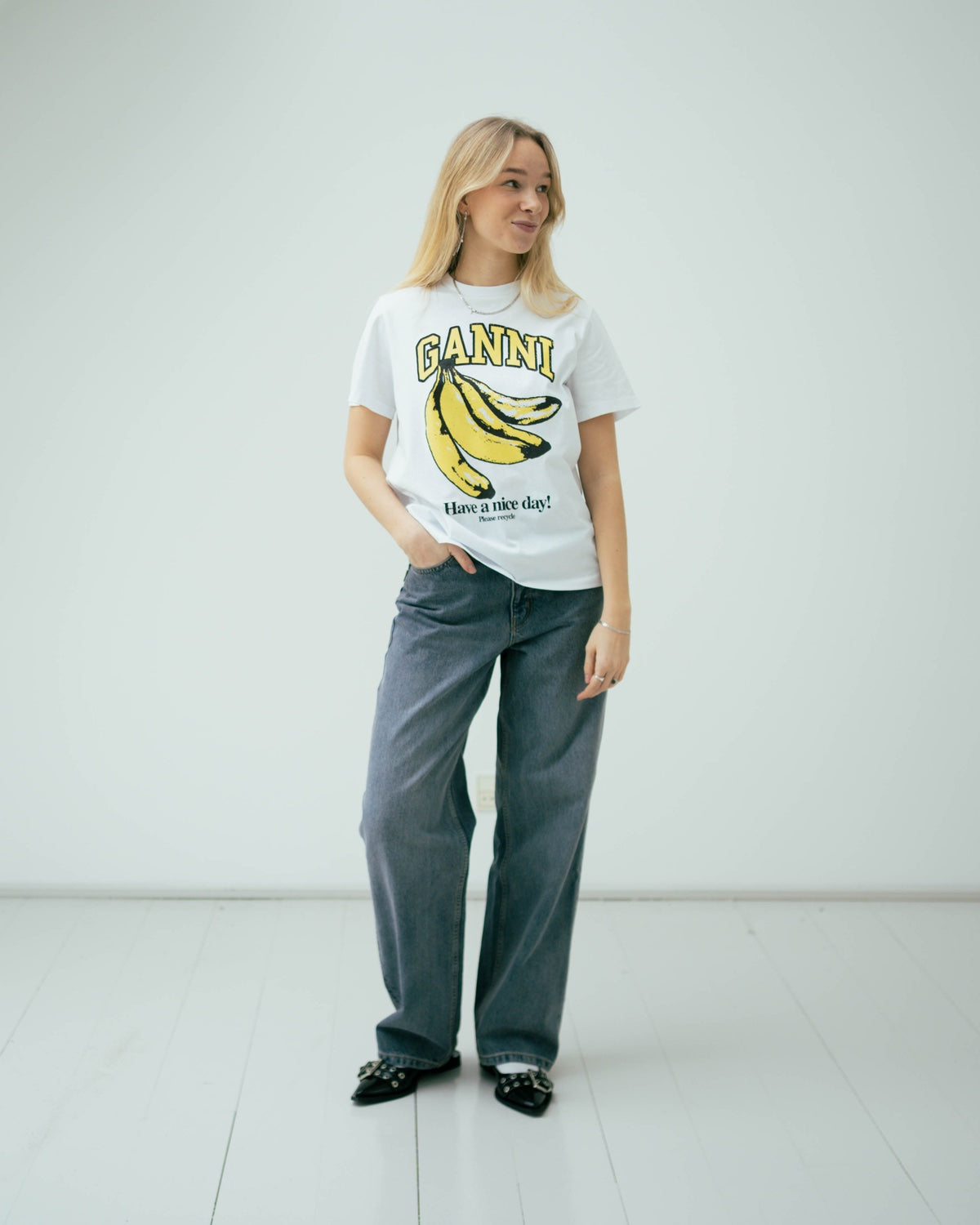 basic-jersey-banana-relaxed-t-shirt-bright-white_1.jpg Basic Jersey Banana Relaxed T-shirt - Bright White