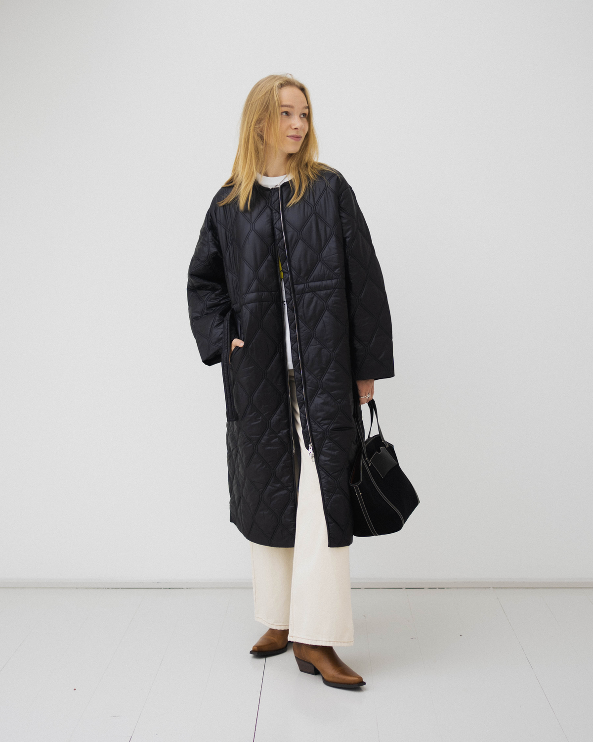 shiny-quilt-long-coat-black_1.png Shiny Quilt Long Coat - Black