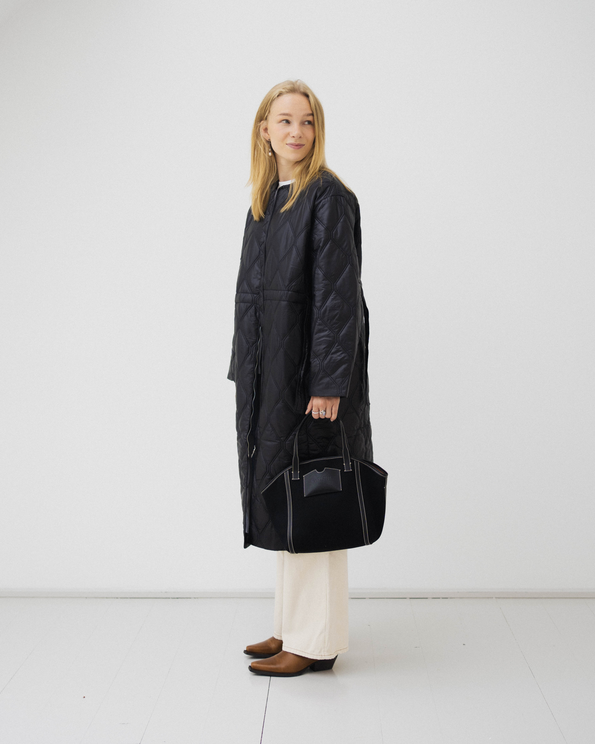 shiny-quilt-long-coat-black_3.png Shiny Quilt Long Coat - Black