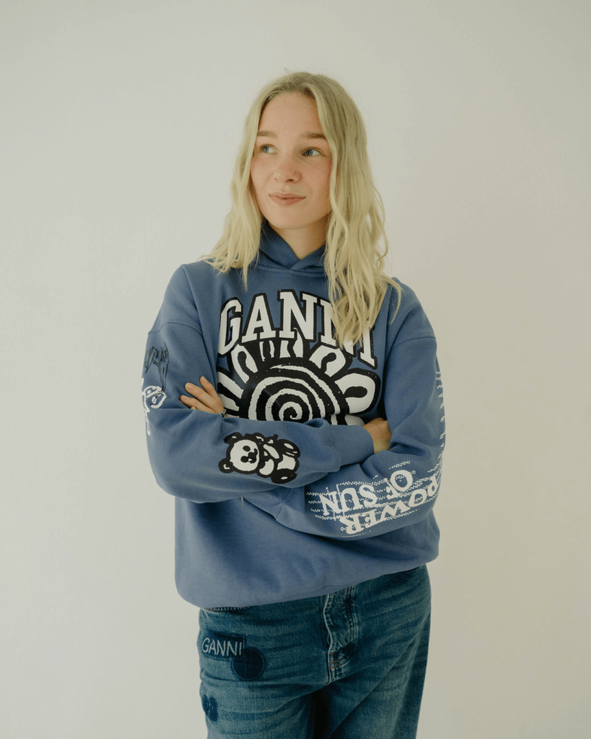 anna-vilma-isoli-mega-flower-oversized-hoodie-gray-blue_1.png Anna Vilma - Isoli Mega Flower Oversized Hoodie - Gray Blue