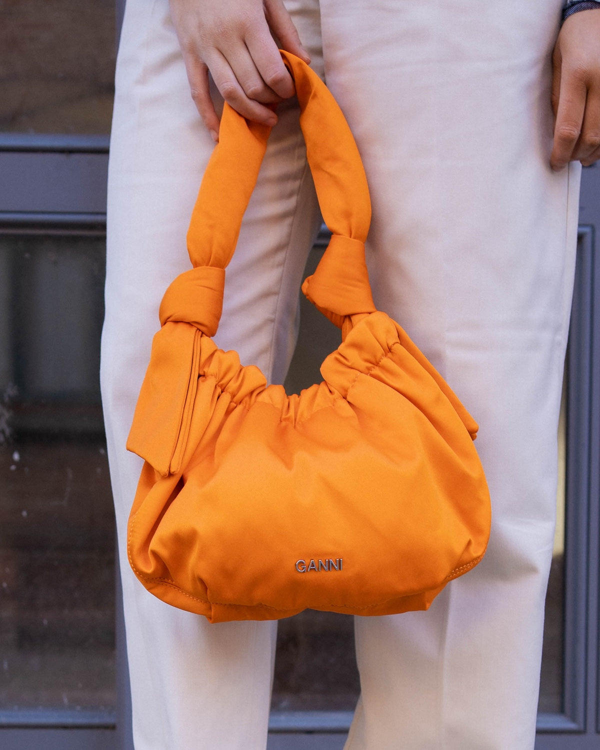 occasion-small-hobo-vibrant-orange_1.jpg Occasion Small Hobo - Vibrant Orange