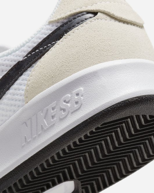 Nike SB Adversary - White/Black