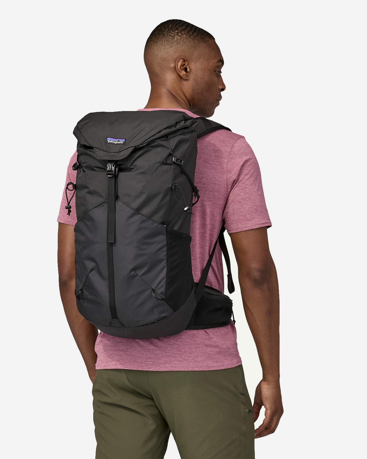 terravia-pack-28l-black_3.png Terravia Pack 28L - Black