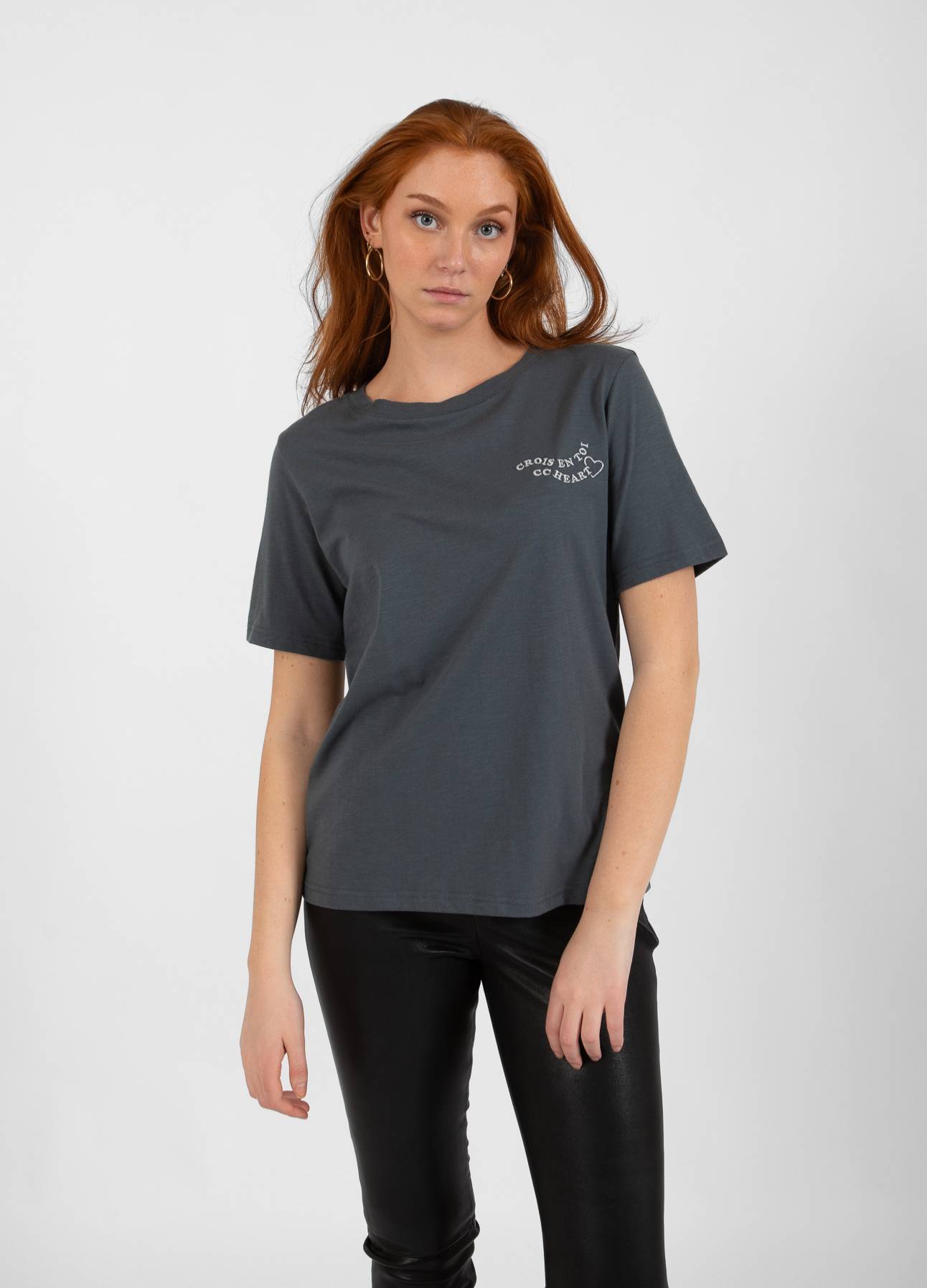 CC HEART TOI T-SHIRT - MELLEM ÆRME - Dark Stone Grey