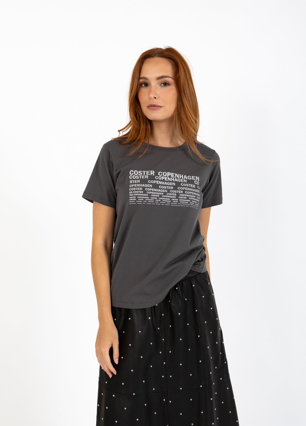 T-SHIRT MED LOGO - MIDTERÆRMER - Volcanic grey