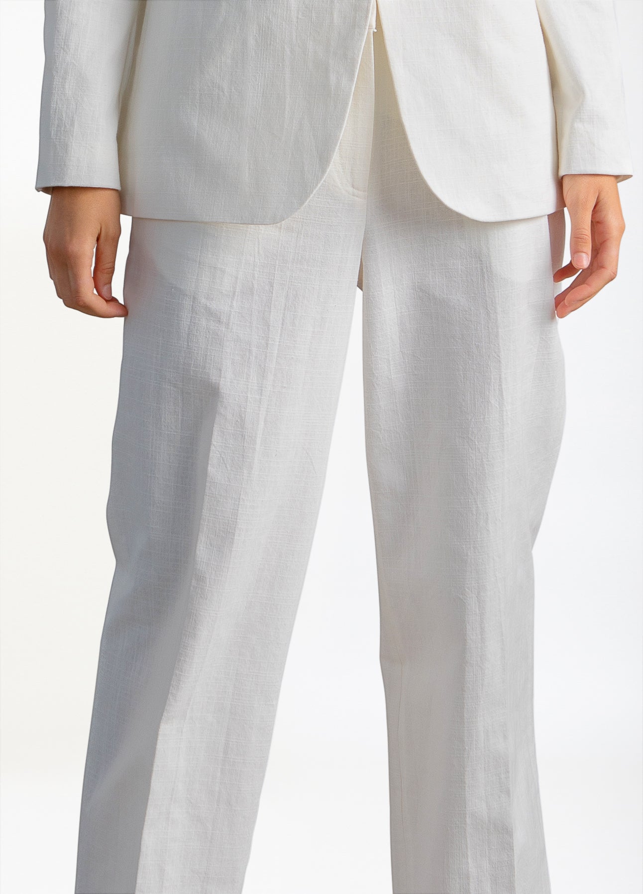 BUKSER MED VIDDE I BENENE - PETRA FIT - White