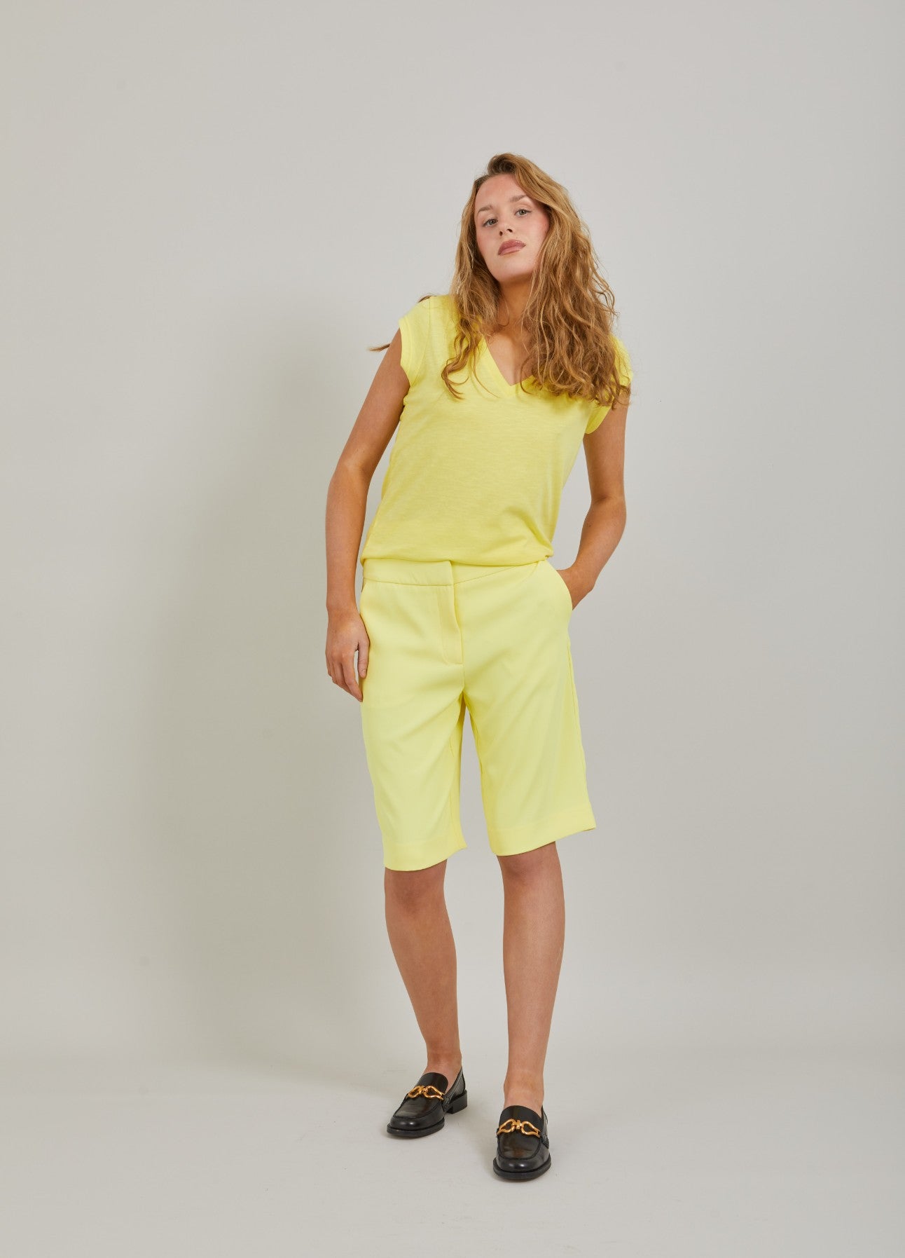 CC HEART V-HALS T-SHIRT - Warm lemon