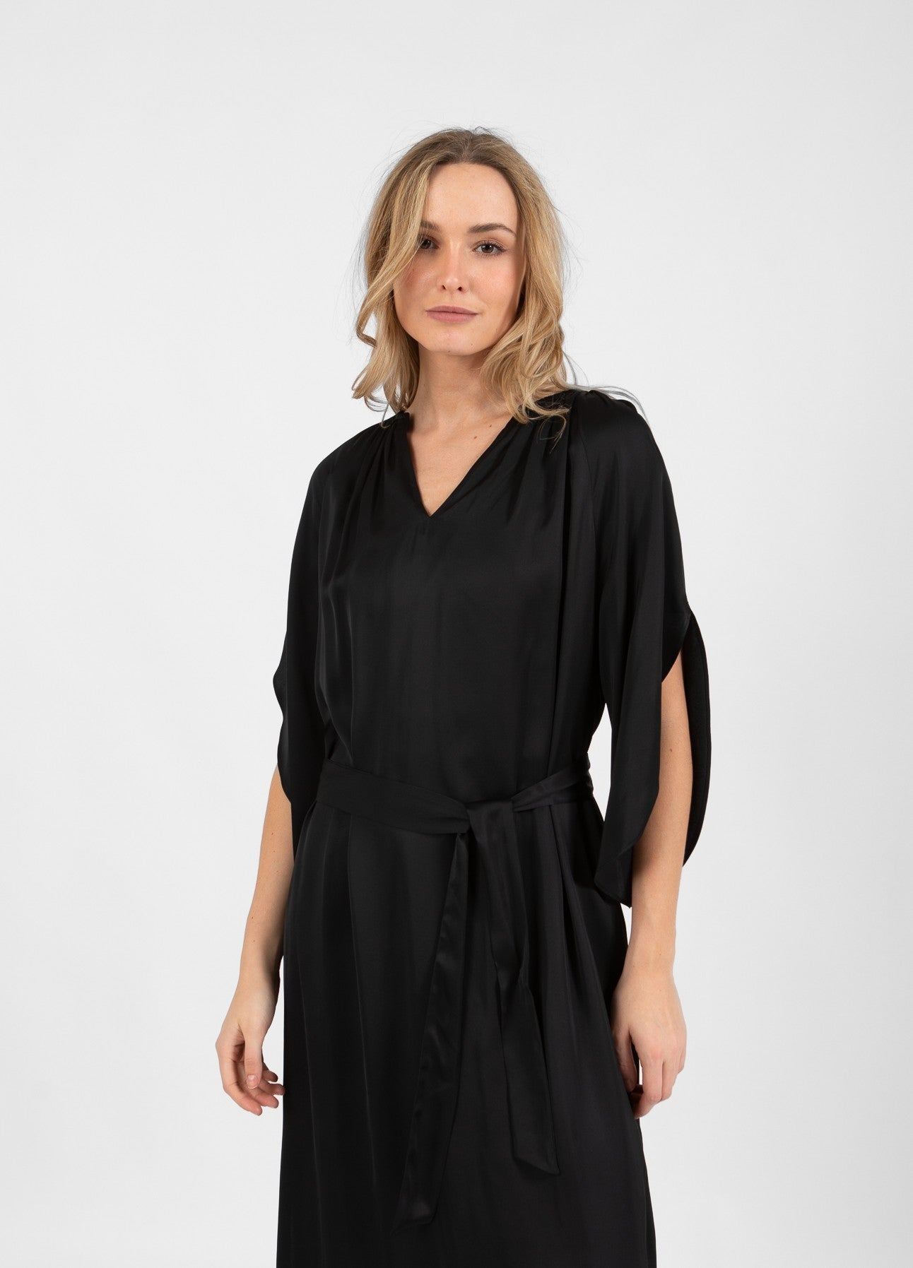 KJOLE MED ELASTISK HALS - Black