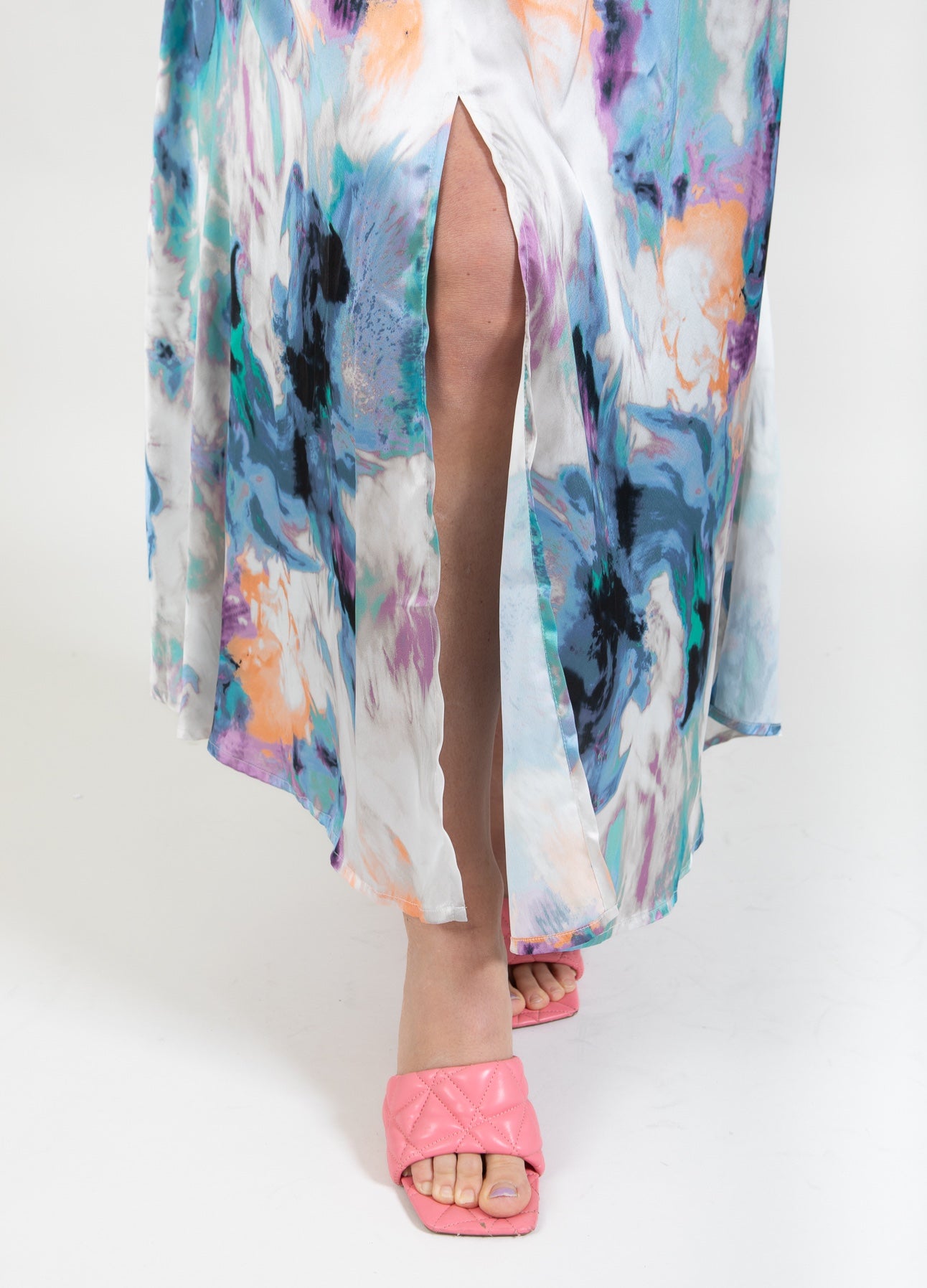 KJOLE MED RYNKET TALJE I SWIRL PRINT - Swirl print