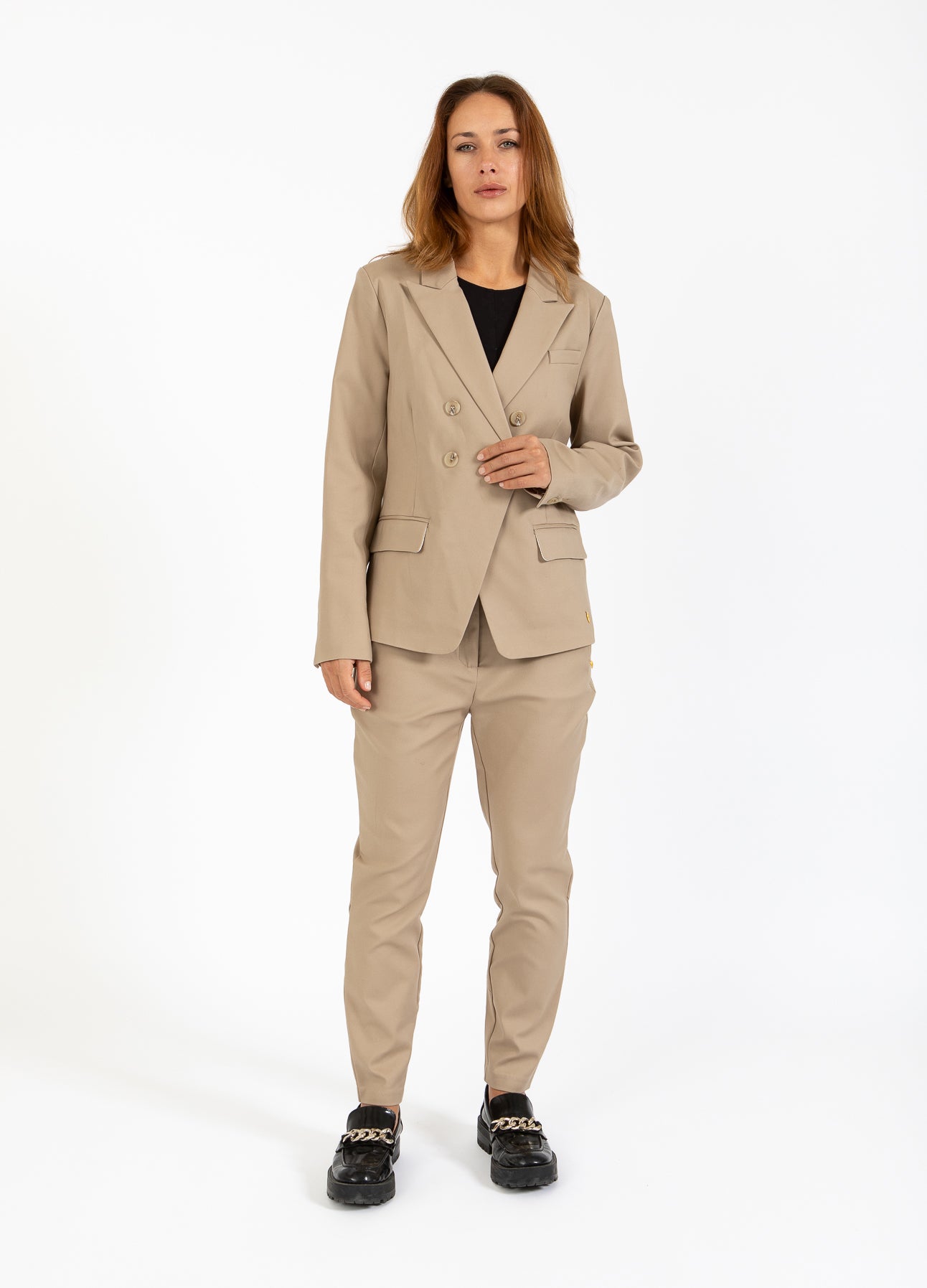DOBBELTRADET BLAZER MED PRAKTISKE DETALJER - Desert sand
