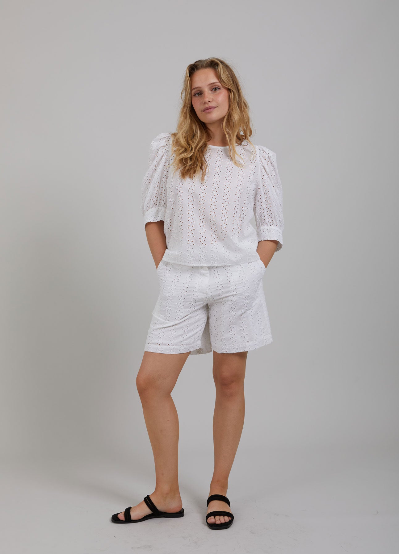 CC HEART LENA SHORT M. BRODERIE ANGLAISE - White