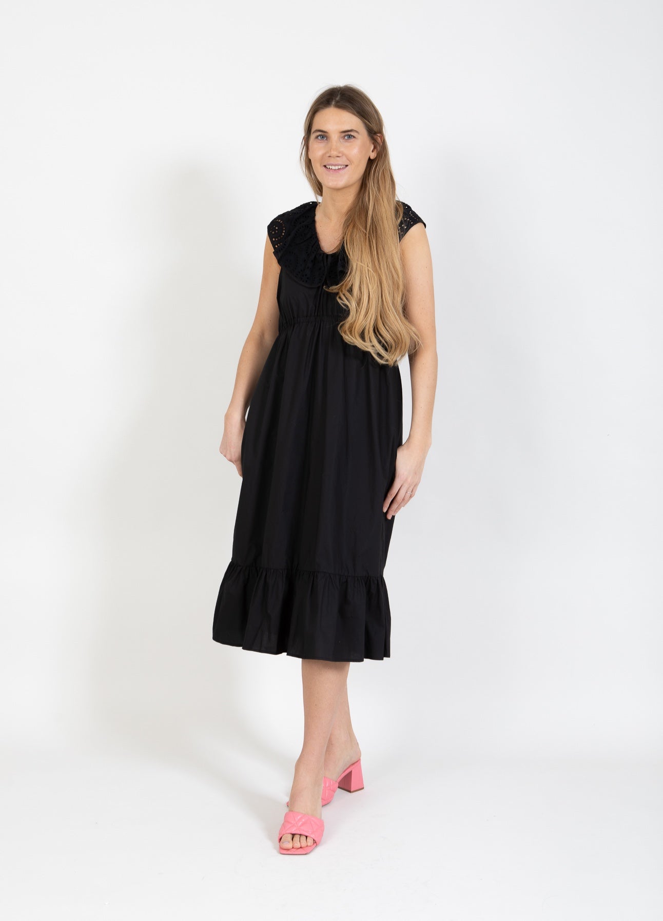 KJOLE MED BRODERIE ANGLAISE KRAVE - Black