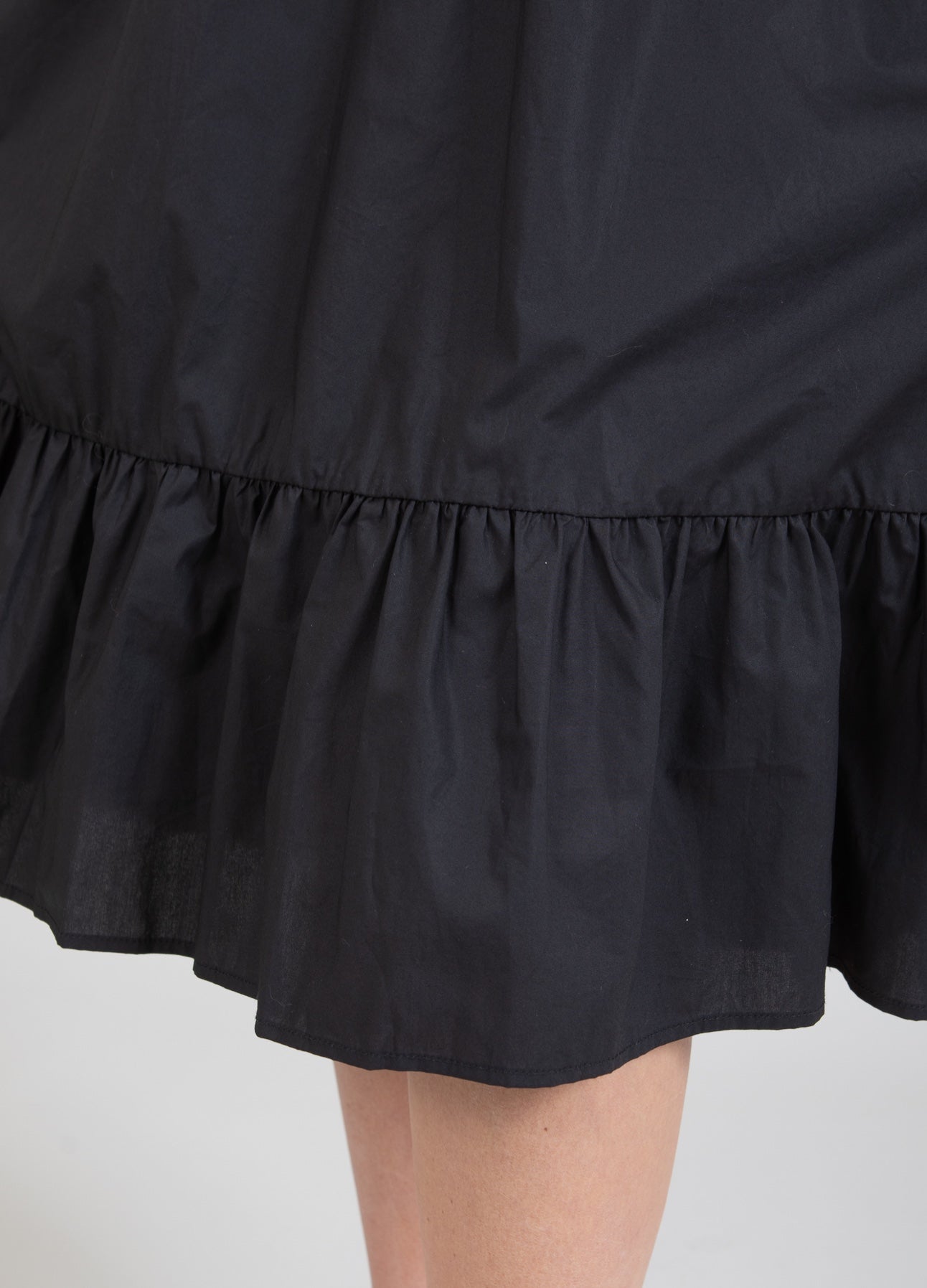 KJOLE MED BRODERIE ANGLAISE KRAVE - Black