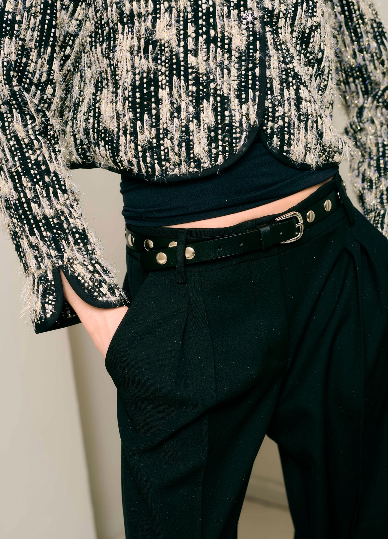 LÆDERBÆLTE MED SØLVNITTER - Black - 100 (silver studs)