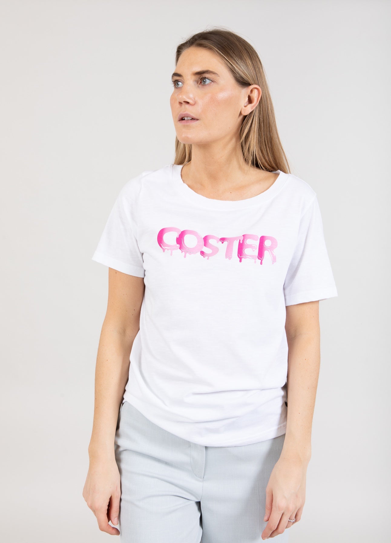 T-SHIRT MED GRAFITTI LOGO - White