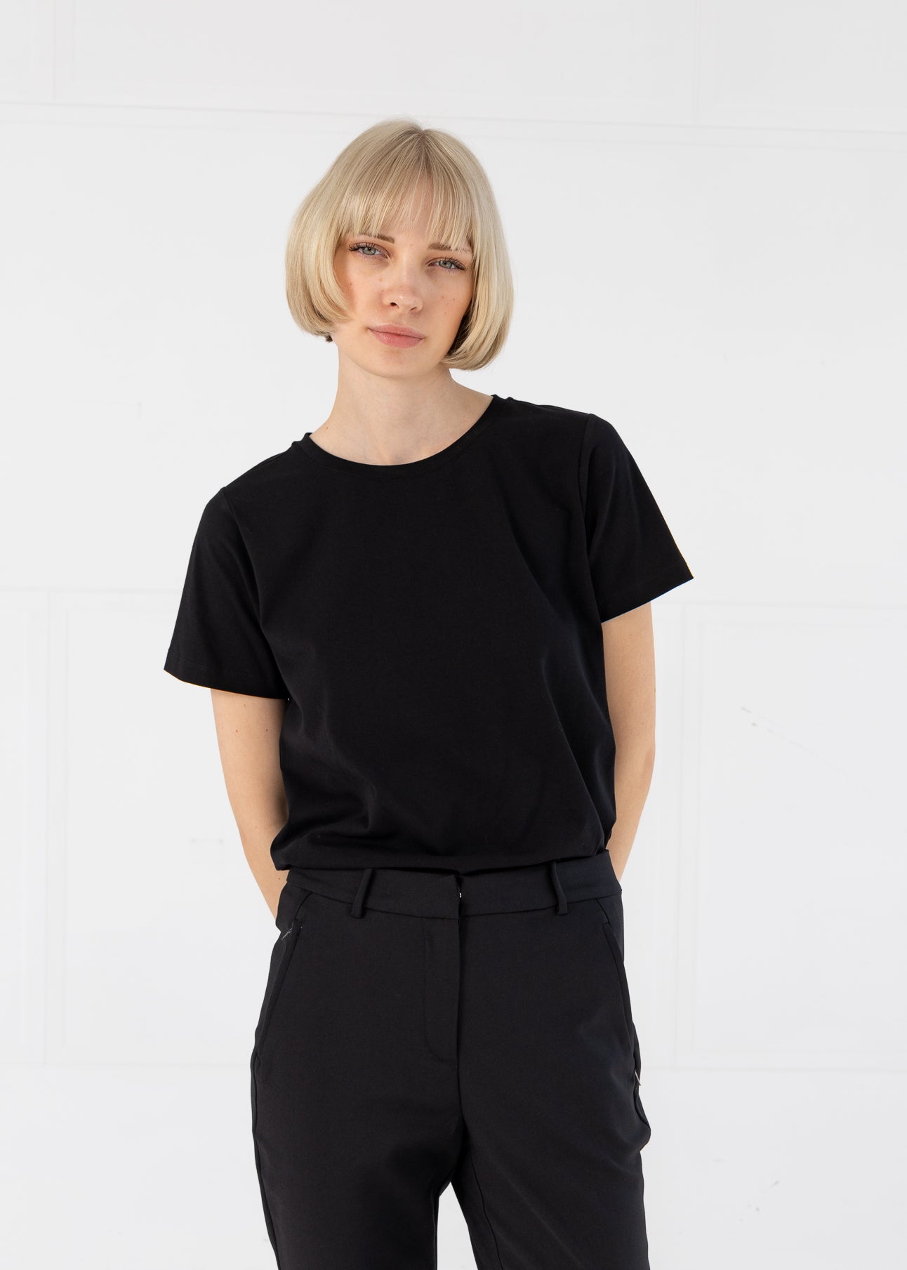T-SHIRT MED RUND HALS - KORTE ÆRMER - Black