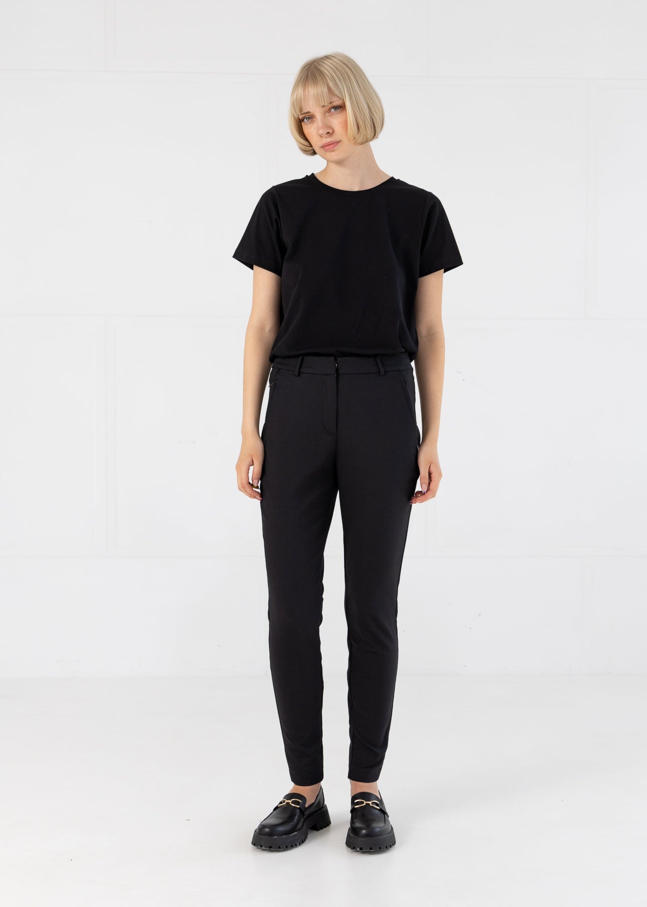 T-SHIRT MED RUND HALS - KORTE ÆRMER - Black