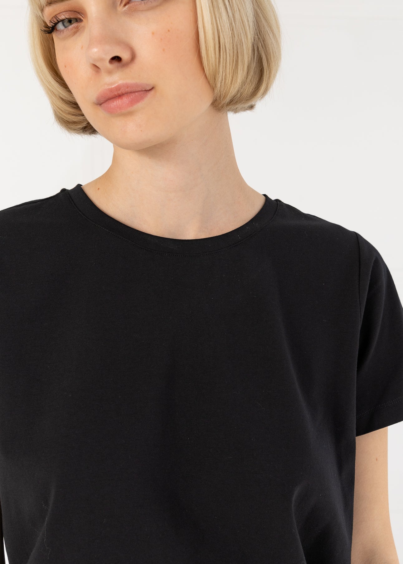 T-SHIRT MED RUND HALS - KORTE ÆRMER - Black