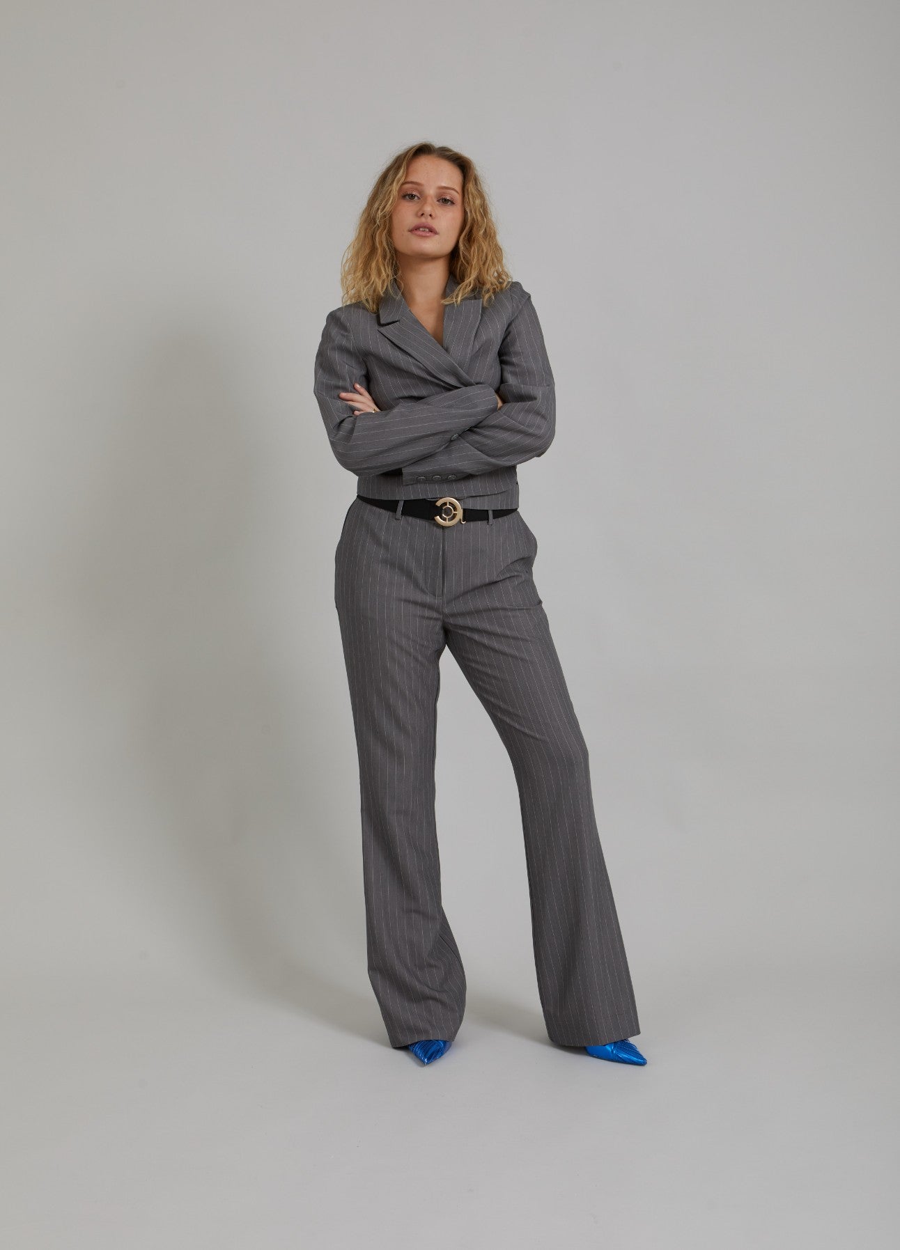 BOOT-CUT BUKSER - LUCIA FIT - Grey pinstripe
